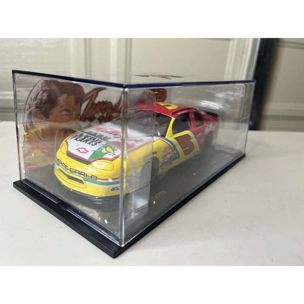 1997 Terry Labonte #5 Kelloggs Corn Flakes 1:24 Revell Sports Impressions w/Case